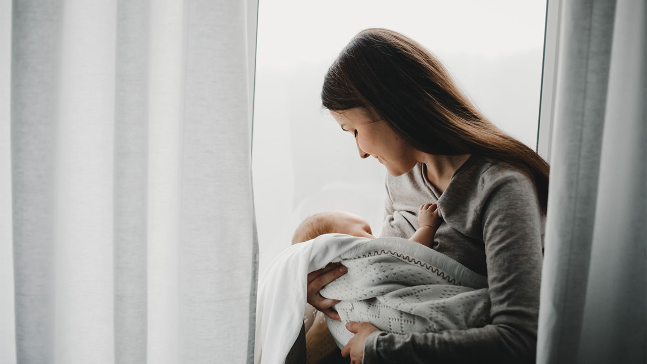 Menyusui Tanpa Ragu: Meluruskan Mitos demi Ibu dan Bayi yang Lebih Sehat