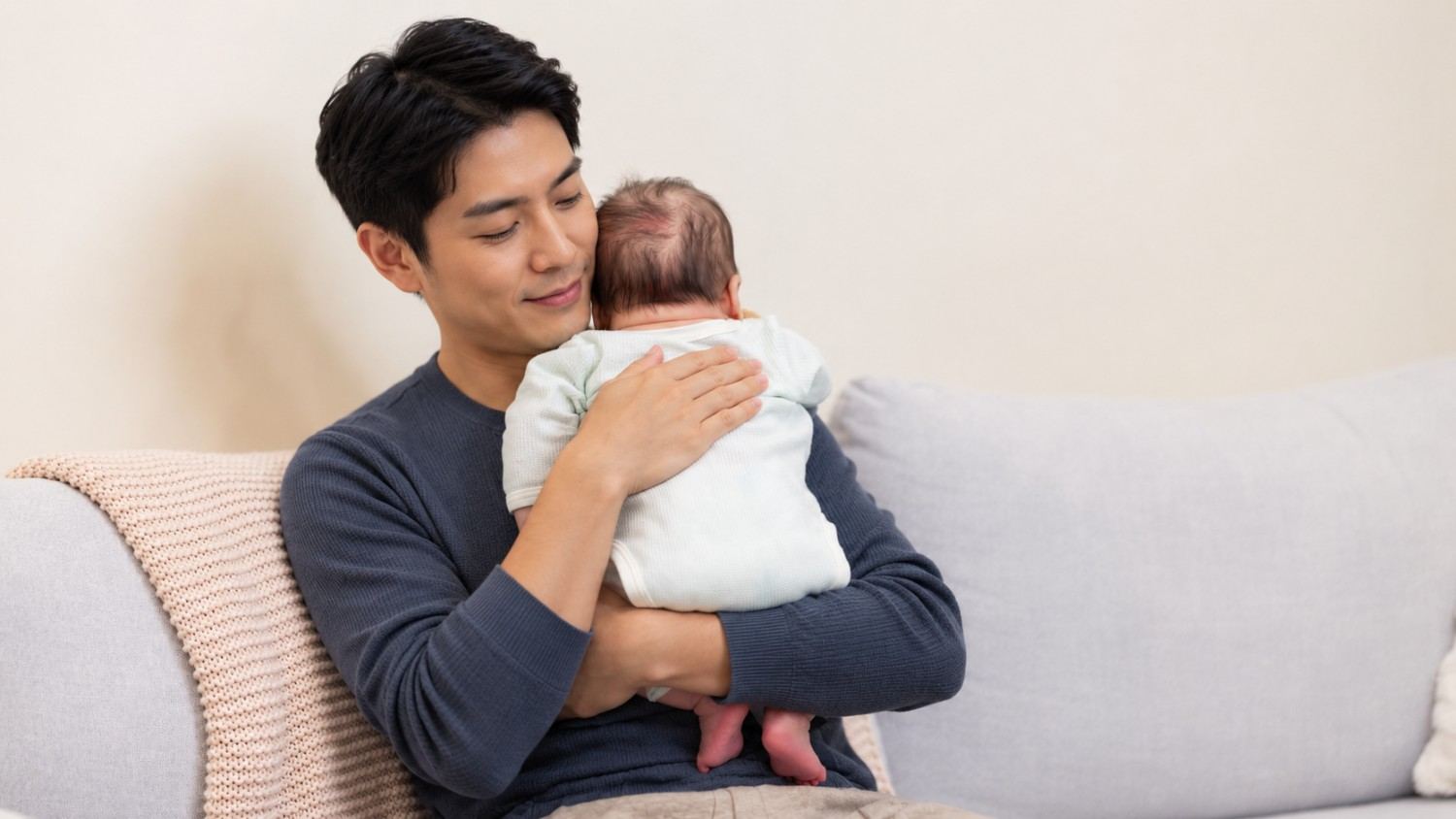 Cara Mengatasi Bayi Cegukan dan Tanda yang Perlu Diwaspadai
