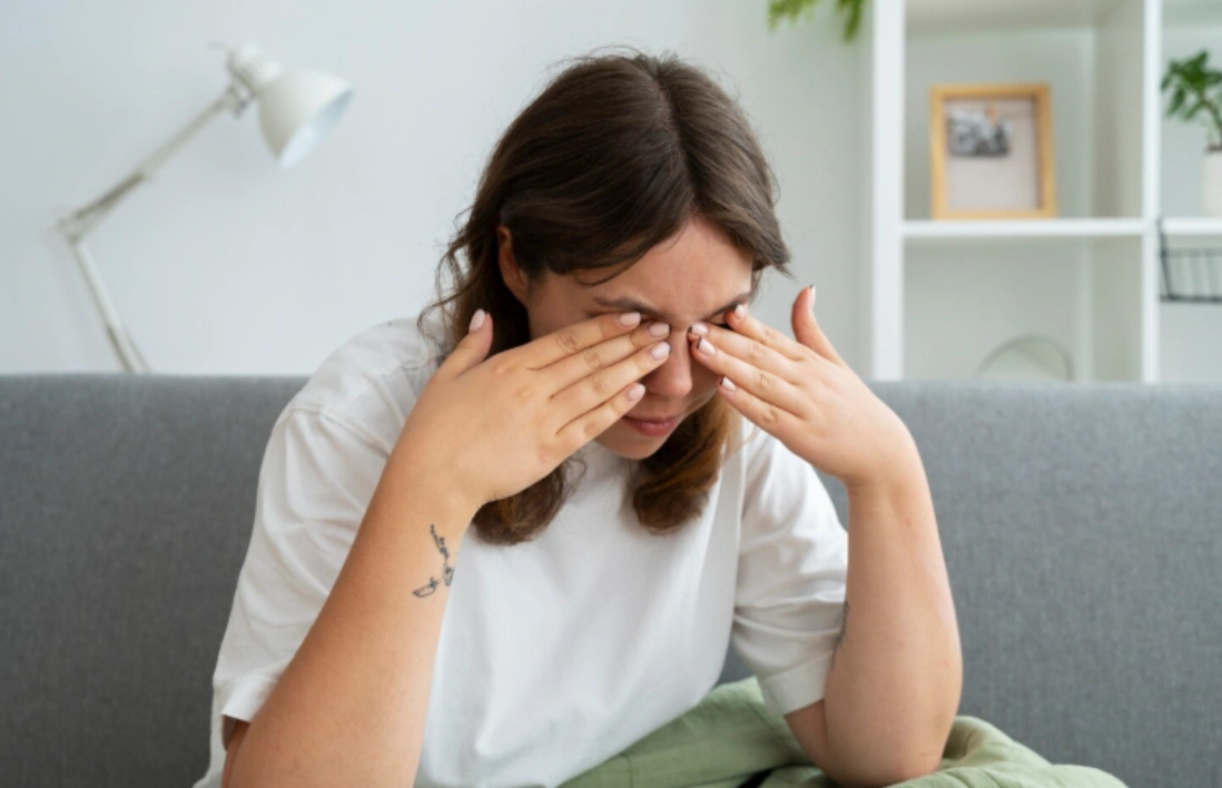 Kanker Mata: Gejala, Penyebab, & Pengobatannya – Apakah Bisa Sembuh?