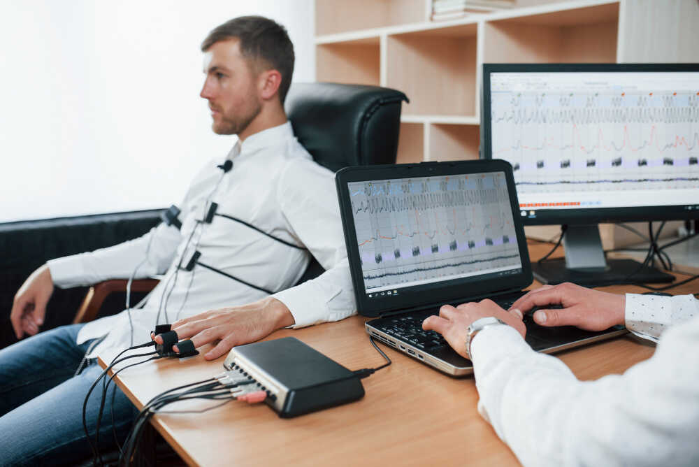 Apa Itu Elektrokardiogram (EKG)? Jenis, Persiapan, & 4 Prosedurnya